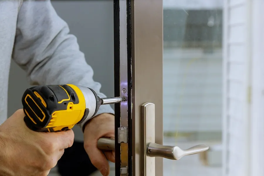 You are currently viewing 11 Situations Where Hiring a Commercial Locksmith Is Essential