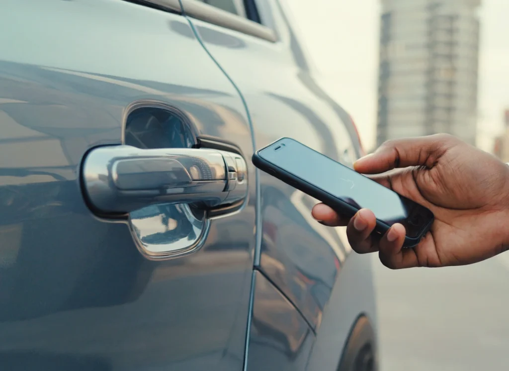 How Does a Professional Car Lockout Service Work?