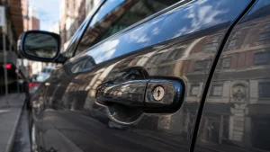 Automobile locksmith Manhattan service for car door lock problems